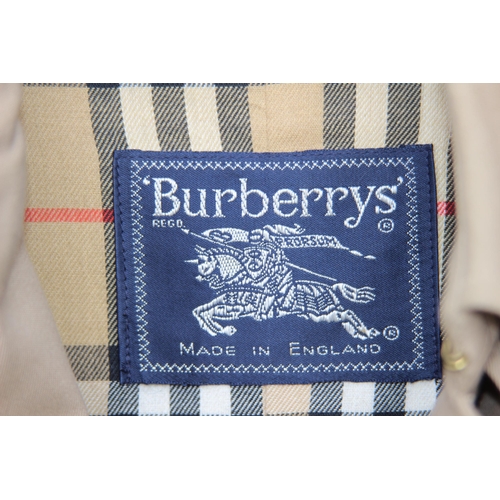 429 - VINTAGE BURBERRY MAC 
ARMPIT TO ARMPIT 18