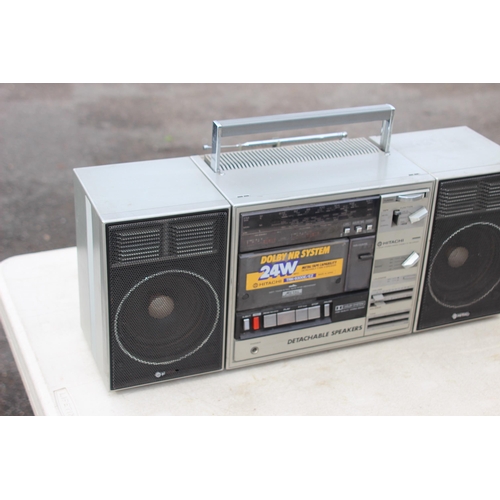 452 - HITACHI TRK-9300E GETTO BLASTER WITH DETACHABLE SPEAKERS