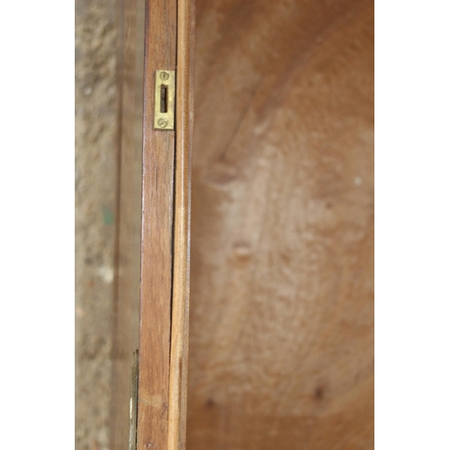 90 - CAMPHORWOOD TRUNK LOCK A/F
101 X 51 X 62CM