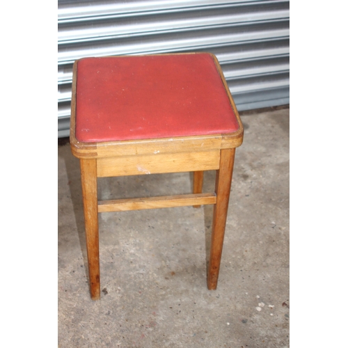 93 - 2 X RETRO TABLES AND STORAGE STOOL
85 X 45 X 40CM