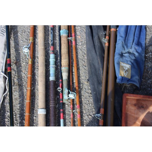 421 - 9 X FISHING RODS, REEL AND ASSORTED TACKLE