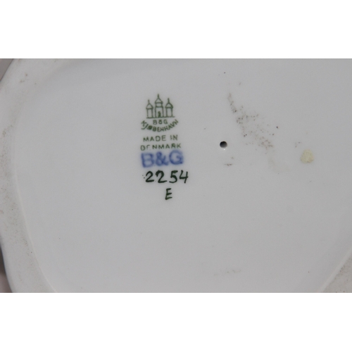 170 - B & G MADE IN DENMARK 2254 FIGURE 
25CM