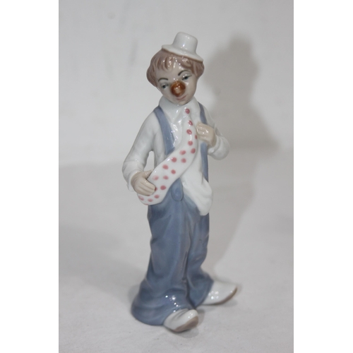 176 - QUANTITY OF FIGURES 
20CM