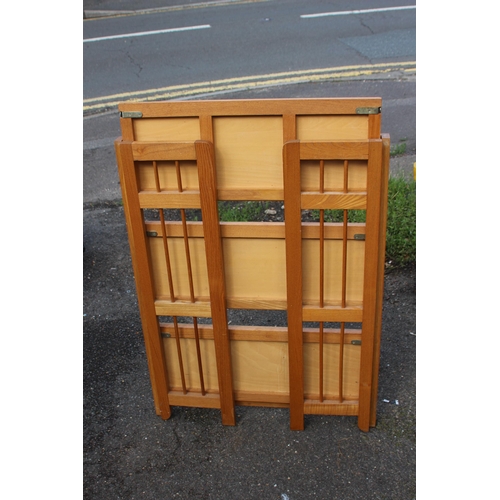 11 - FOLDING WOODEN BOOKCASE 
66 X 27 X 87CM