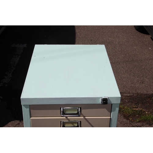 17 - BISLEY FILING CABINET
31 X 42 X 90CM