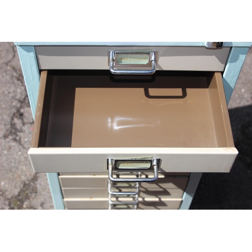 17 - BISLEY FILING CABINET
31 X 42 X 90CM