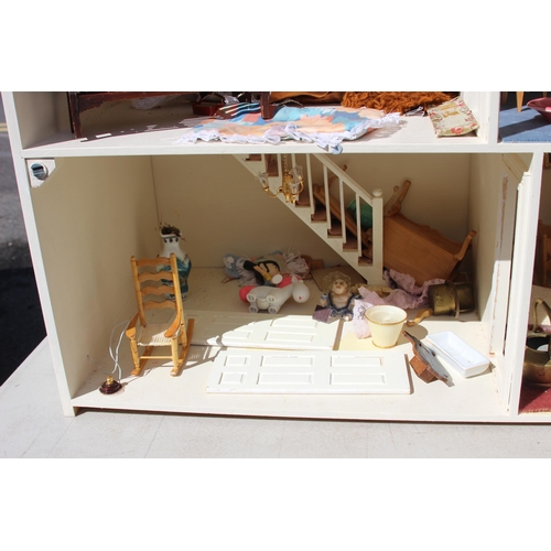 677 - VINTAGE DOLLS HOUSE 
60 X 65CM