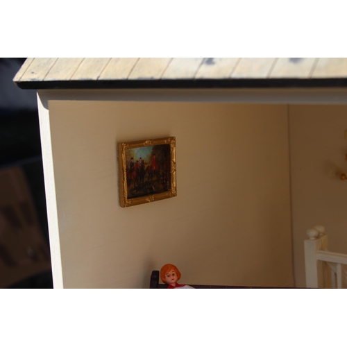 677 - VINTAGE DOLLS HOUSE 
60 X 65CM