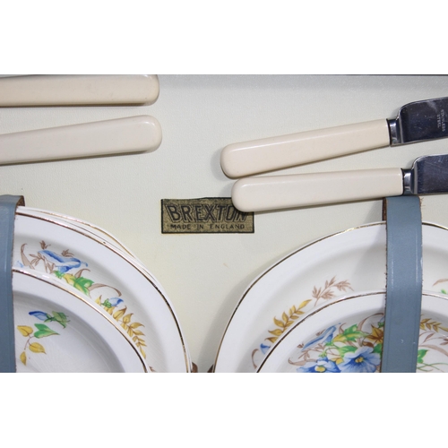 467 - VINTAGE BREXTON PICNIC SET