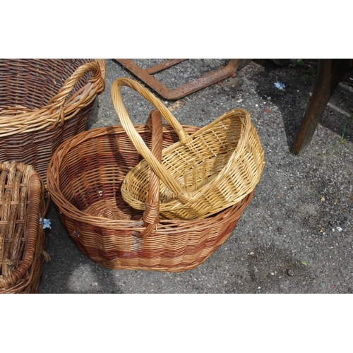 471 - QUANTITY OF WICKER BASKETS x7