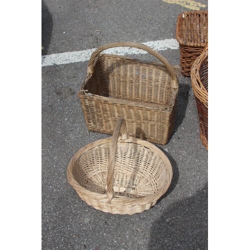 471 - QUANTITY OF WICKER BASKETS x7