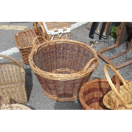 471 - QUANTITY OF WICKER BASKETS x7