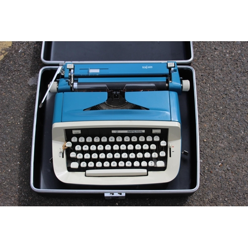 479 - VINTAGE IMPERIAL SAFARI TYPEWRITER