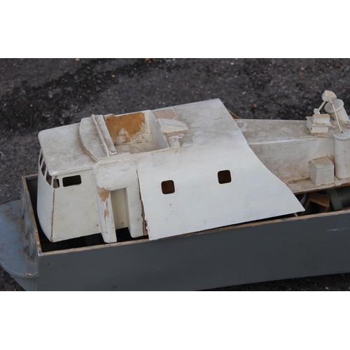 674 - HAND BUILT RADIO CONTROL BOAT
128CM