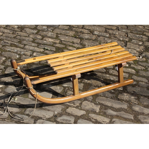 137 - VINTAGE WOODEN SLEDGE 
93 X 30 X 20CM