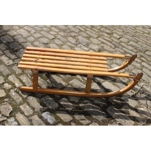 137 - VINTAGE WOODEN SLEDGE 
93 X 30 X 20CM