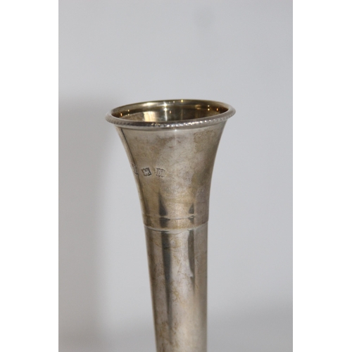 1058 - SILVER POSY OR SPECIMEN VASE - ATC - BIRMINGHAM 1973 - 16.5 X 5.5CM