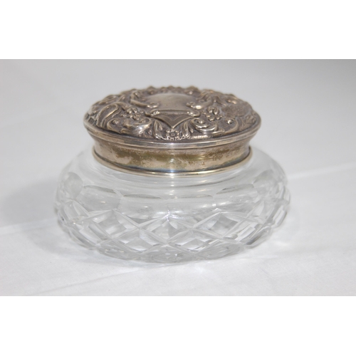 1059 - BIRD EMBOSSED FILLED SILVER TOPPED CUT GLASS BOWL, LID GROSS WEIGHT 96G - BIRMINGHAM 1977