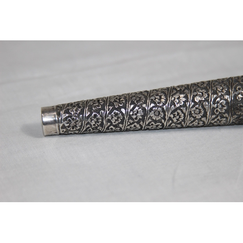 1070 - INDIAN SILVER WHITE METAL WALKING STICK OR CANE HANDLE - 62G