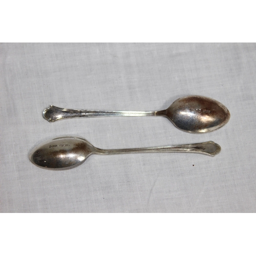 1089 - PAIR OF SILVER SPOONS - SHEFFIELD 1940 - 22G