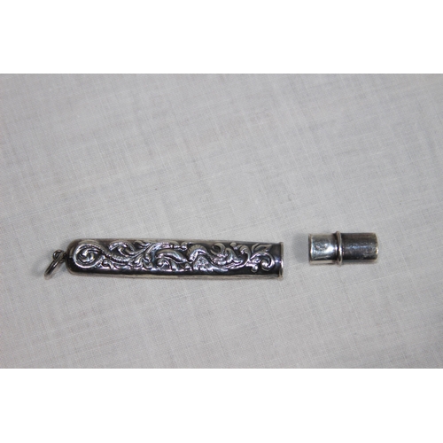 1096 - EMBOSSED SILVER PENCIL HOLDER - LONDON 2004 - 10G