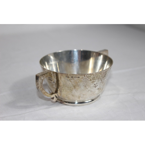 1121 - GEORGE V TWO HANDLED SILVER PORRINGER BOWL - 215G - BIRMINGHAM 1930 - 15 X 6CM