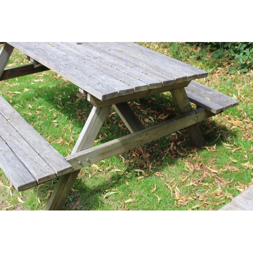 147 - WOODEN PICNIC BENCH
152 X 68 X 149CM