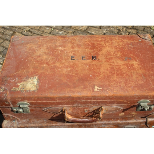 19 - 3 X VINTAGE LEATHER TRAVEL CASES 
94 X 38 X 58CM