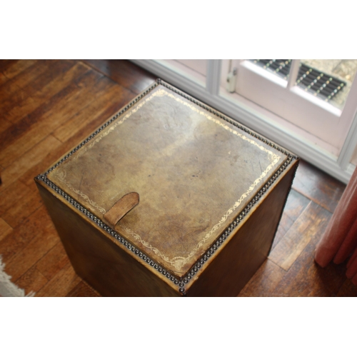 6 - VINTAGE STORAGE SEATED TRUNK