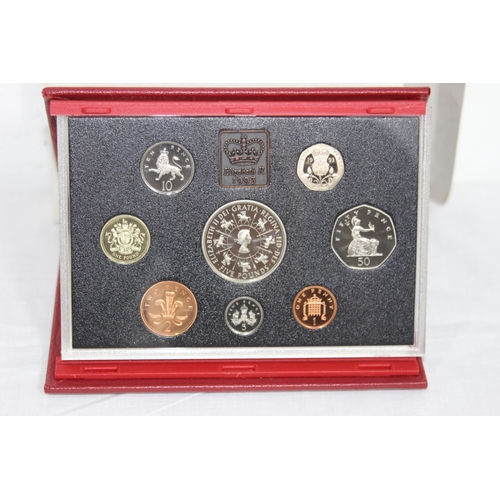 934 - ROYAL MINT 1993 PROOF COIN COLLECTION £5 TO 1P WITH PAPERWORK