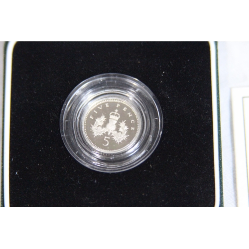 939 - SILVER PROOF FIVE PENCE PIED-FORT COIN, ROYAL MINT CASED WITH COA 1990