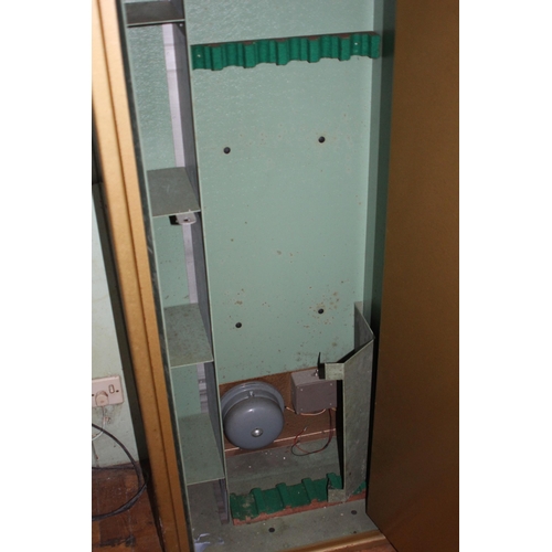 132 - VINTAGE GUN SAFE 
60 X 42 X 137CM