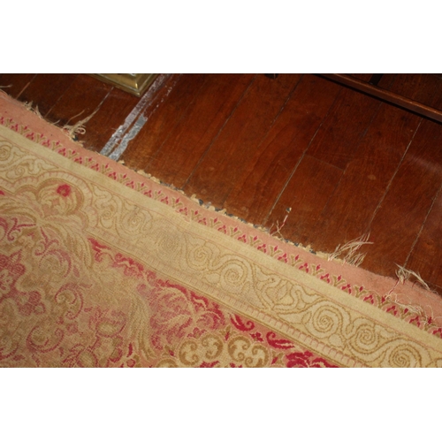 252 - LARGE VINTAGE RUG
515 X 353CM