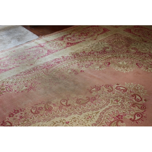 252 - LARGE VINTAGE RUG
515 X 353CM