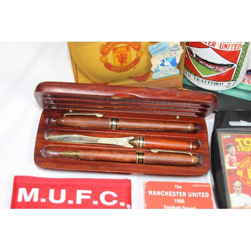 484 - QUANTITY OF MAN UNITED MEMORABILIA