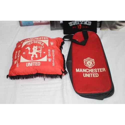 485 - QUANTITY OF MAN UNITED MEMORABILIA