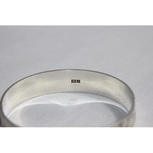 1002 - DEMI BRIGHT-CUT SILVER BRACELET - 29G - BIRMINGHAM 1973