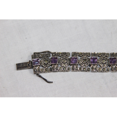 1004 - MULTI PANEL FORM SILVER BRACELET SET WITH PURPLE STONE - 39G