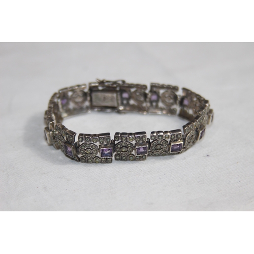 1004 - MULTI PANEL FORM SILVER BRACELET SET WITH PURPLE STONE - 39G