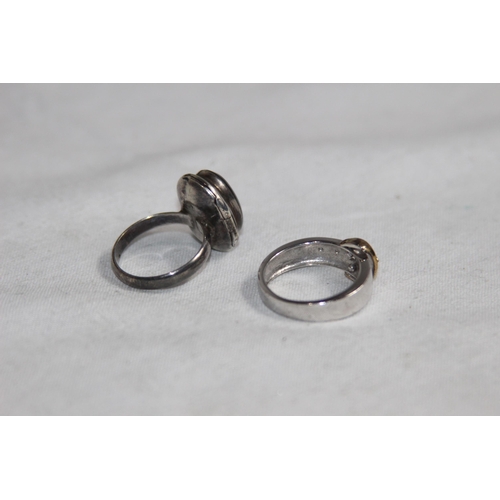 1031 - SILVER AND GILT SILVER BUCKLE RING AND ANOTHER SILVER RING