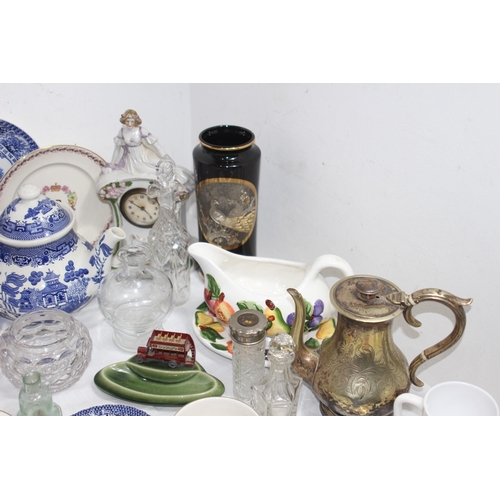 379 - BOX OF MIXED CHINA AND GLASS