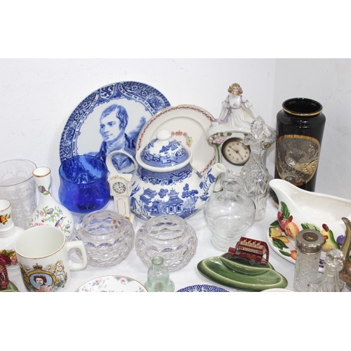 379 - BOX OF MIXED CHINA AND GLASS