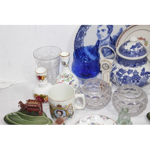 379 - BOX OF MIXED CHINA AND GLASS