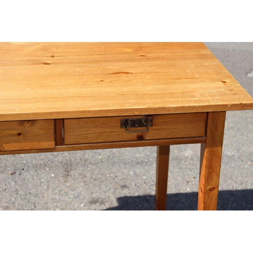 10 - PINE DESK TABLE WITH LOCKABLE DRAWERS 
90 X 58 X 75CM