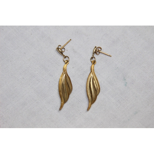 1165 - WHITE AND YELLOW 9CT GOLD DROP EARRINGS