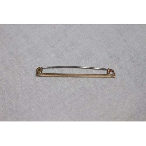 1174 - 9CT GOLD BAR BADGE WITH METAL PIN