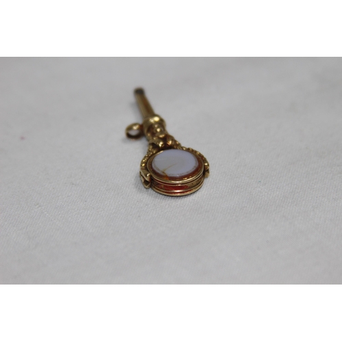 1176 - 19TH CENTURY 15CT GOLD WATCH KEY WITH SWIVEL FOB - 8.56G