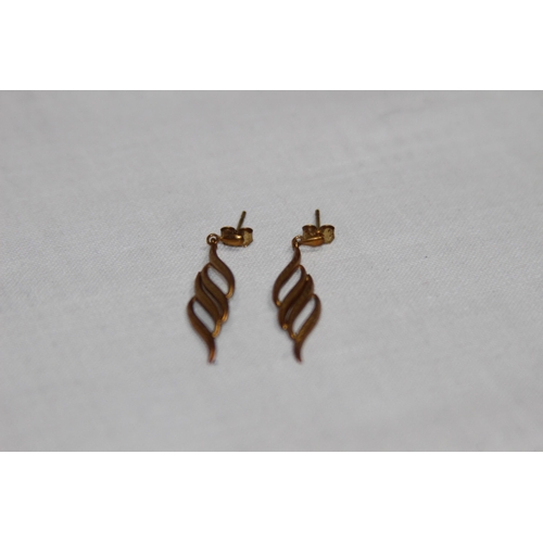 1179 - PAIR OF DROP 9CT GOLD EARRINGS