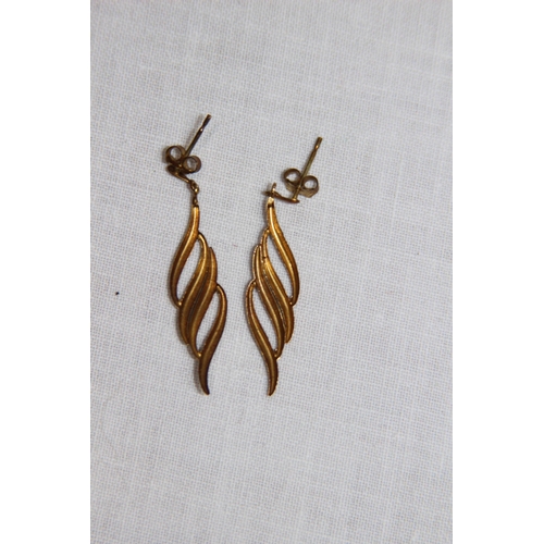 1179 - PAIR OF DROP 9CT GOLD EARRINGS