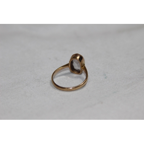 1184 - GEM SET 9CT GOLD RING - 2.33G - SIZE M